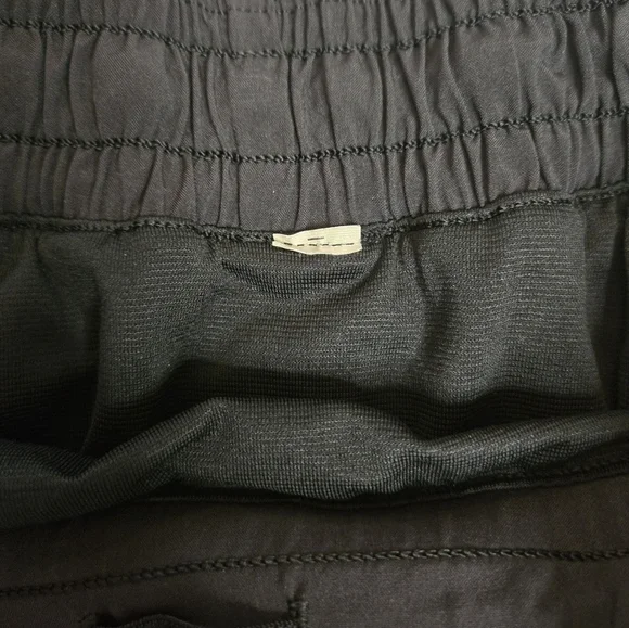 🖤 Lululemon Hotty Hot High-Rise Lined Shorts | Black | Med - Picture 2 of 9